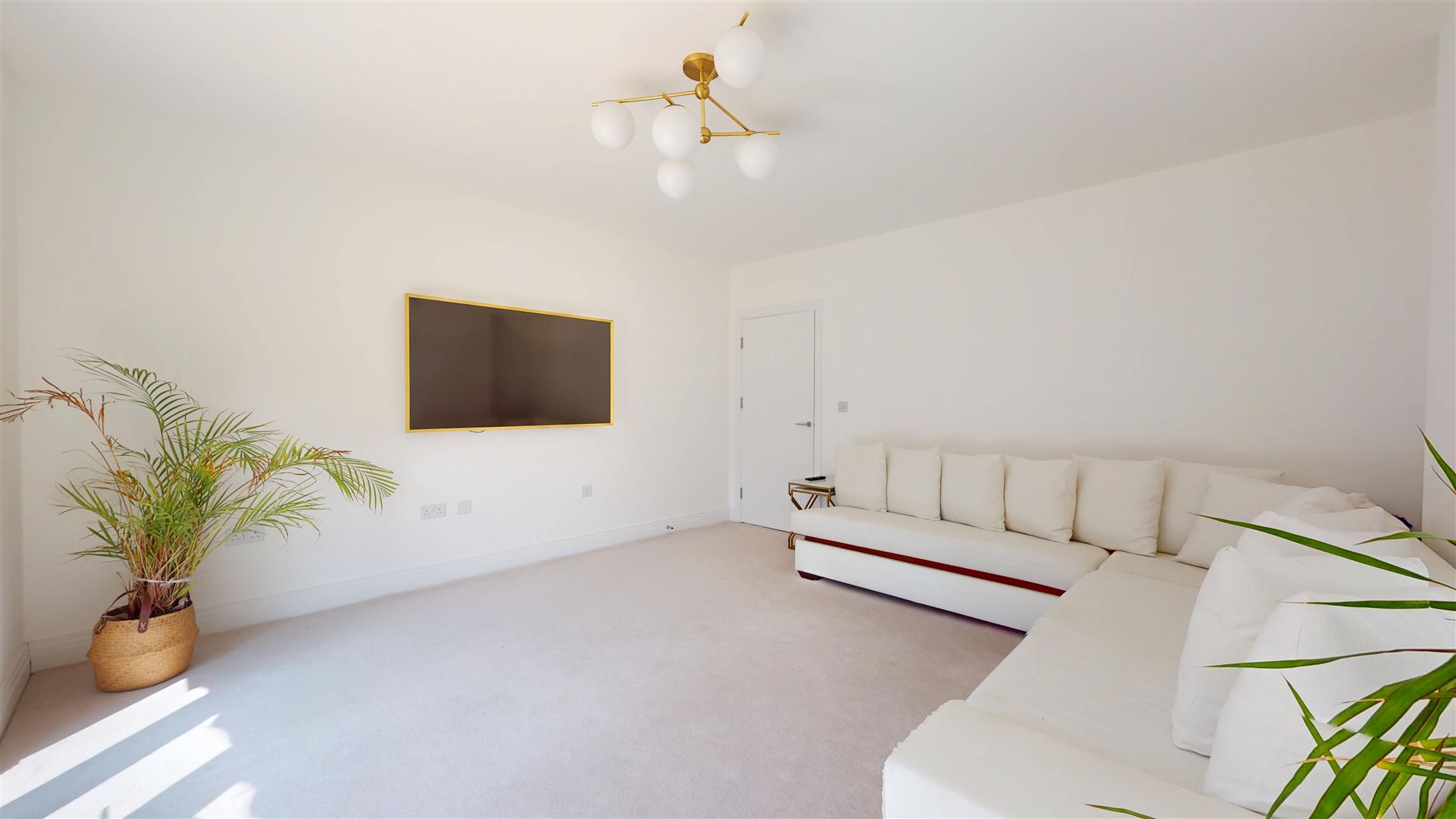 5 bed property in Pembroke Lane, Milton Keynes